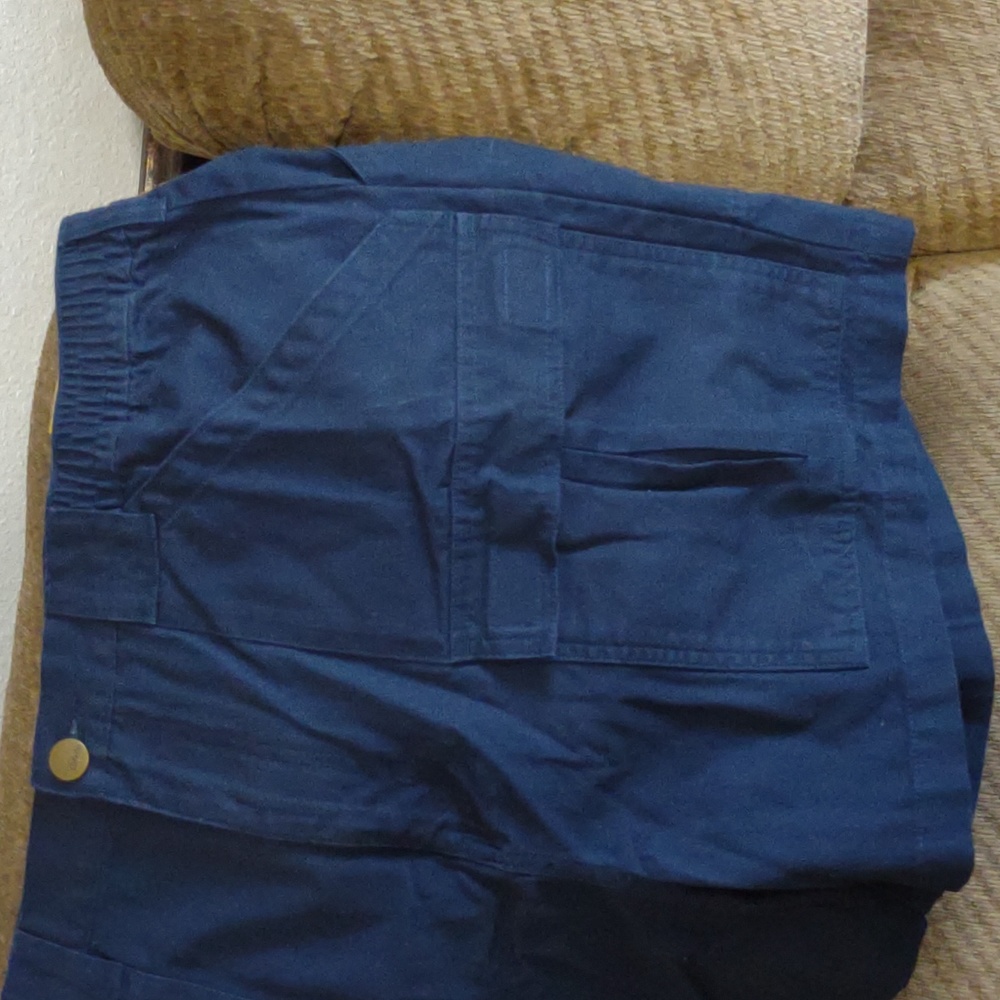 Men's Cabela's cargo 6 pocket shorts blue size 42/5 partial elastic waist NEW! - Picture 3 of 8